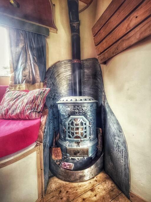 Truck & Pod Creative Nature Retreat. Bantry Esterno foto